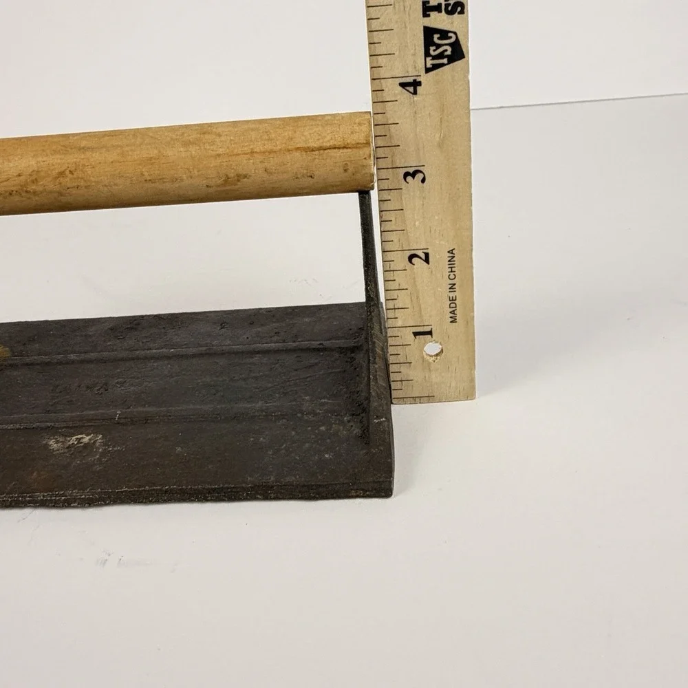 Vintage Cast Iron Bacon Press Pig Design Rustic‎ Farmhouse Kitchen Tool